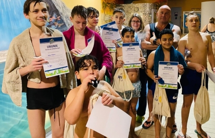 RCGS-*SchwimmStars* mit Abschluss-Diplom