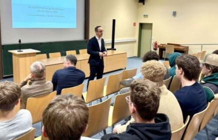 Unser Präsident Herbert Decker bei seinem Vortrag